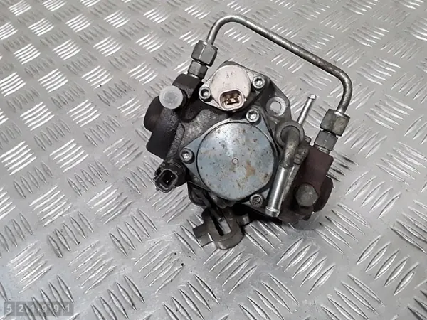 Toyota Bränslepump OEM 221000R011 - Begagnad image 4