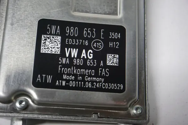 Câmera assistente de faixa VW Golf VIII OEM 5WA980653E image 6