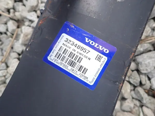 Etupuskuri VOLVO S60 III V60 II 2018- image 2