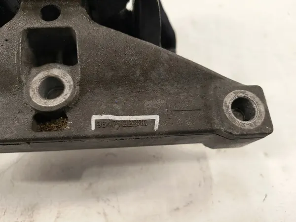 Oikea moottorituki Citroen C3 II 1.4 9647722280 image 2