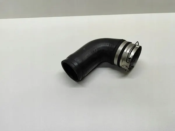 BMW 5 E60 E61 2004 Intercooler-Schlauch image 2