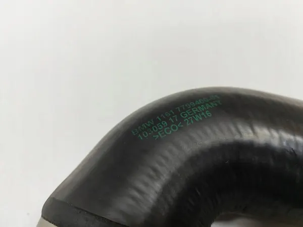 BMW 5 E60 E61 2004 Intercooler-Schlauch image 3
