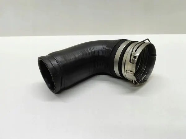 BMW 5 E60 E61 2004 Intercooler-Schlauch image 4