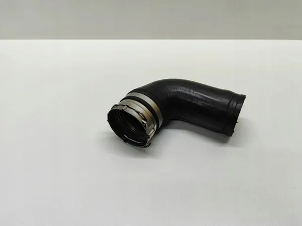 BMW 5 E60 E61 2004 Intercooler-Schlauch image 6