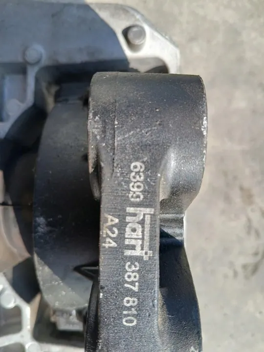 Soporte de motor 2.0 D Volvo V50 S40 image 3