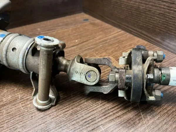 OEM 01560731300 Lenksäulen-Gelenk vorne image 6