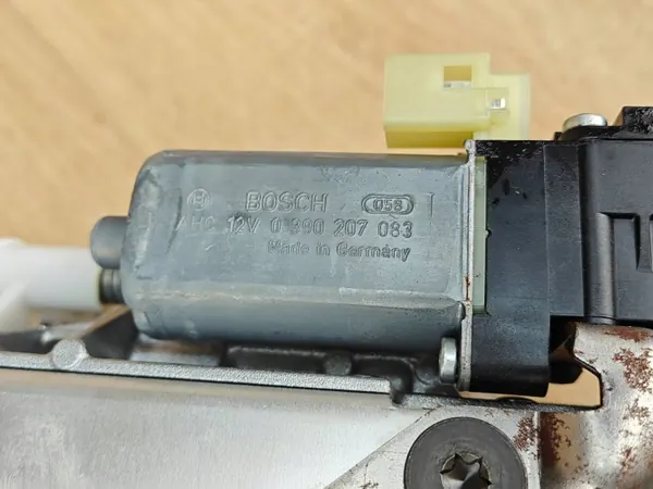 OEM 6894879 Ohjauspyörän akseli BMW 5-sarjaan image 10