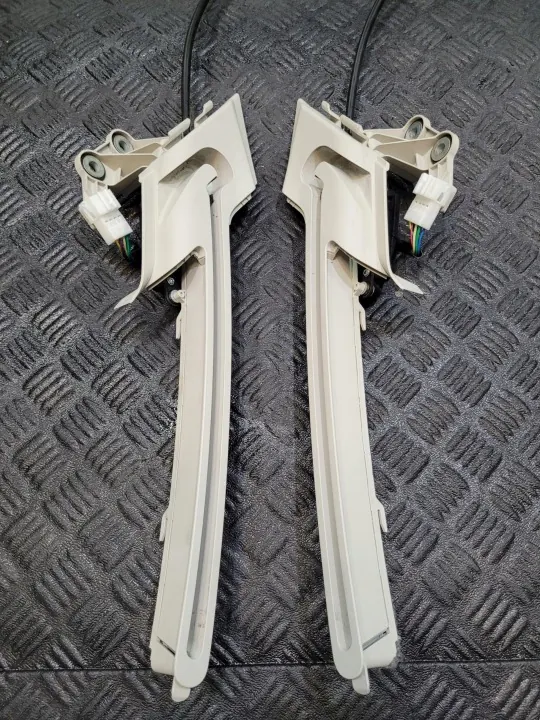 Mécanisme de rouleau de coffre arrière Mercedes C W205 S205 image 2