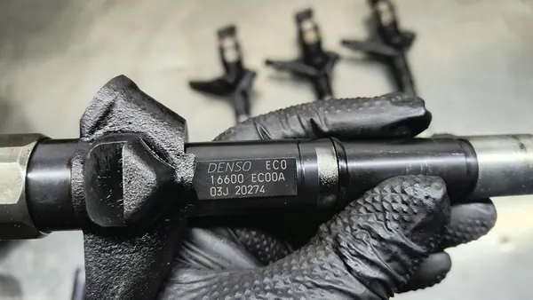 NISSAN 2.5 DCI Injektor 16600EC00A image 2