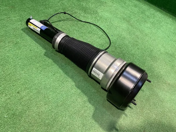 AMORTISSEUR PNEUMATIQUE AVANT MERCEDES S-CLASS W221 A2213209213 image 2