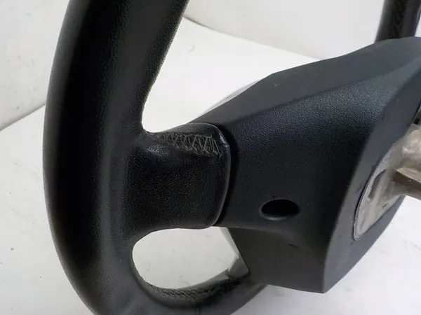 Volante Ford OEM 34126988A K90 - Couro e Controlo image 3