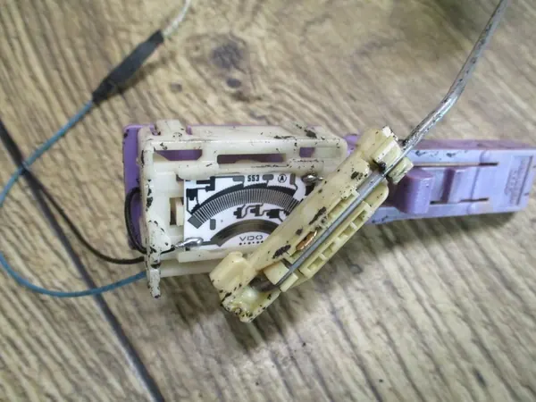 Brandstofniveausensor AUDI A4 B6 1.8 T 8E0919673S image 5