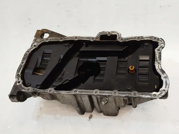 Carter d'huile usagé pour VW Touareg II 7P 3.6 FSI image 2
