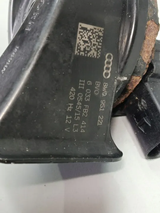 Klaxon AUDI A4 8W0951221 2018 image 3