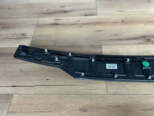 Polestar 2 Moldura Porta-Malas Traseiro OEM 32259054 image 5