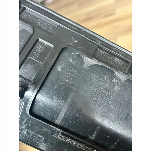 Polestar 2 Moldura Porta-Malas Traseiro OEM 32259054 image 6