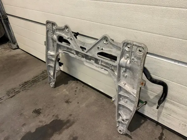 OEM 991342081 Etuaputuki Porsche 911 991:lle image 7