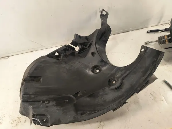 Renault Captur I Front Left Wheel Arch 638431098R image 7