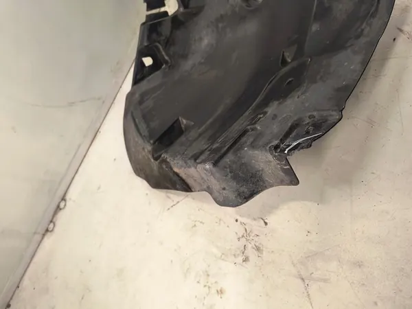 Renault Captur I Front Left Wheel Arch 638431098R image 9