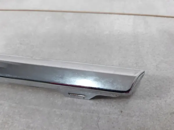 VW Passat B6 Bakre Höger Stötfångare Kromlist 3C9807460A image 3