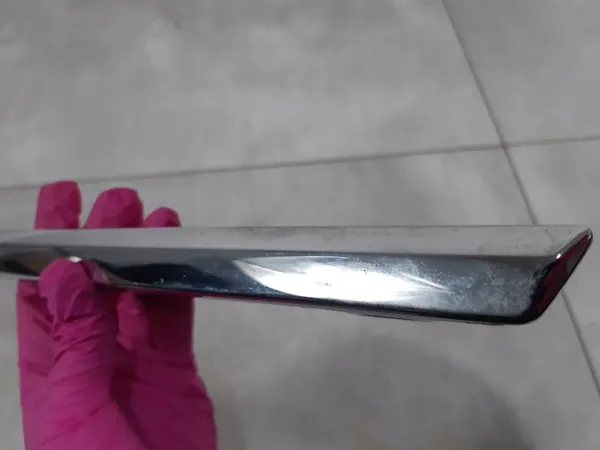 VW Passat B6 Bakre Höger Stötfångare Kromlist 3C9807460A image 4