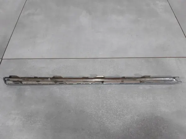 VW Passat B6 Bakre Höger Stötfångare Kromlist 3C9807460A image 5