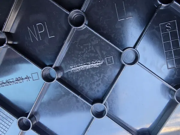 Estante VW Caddy 2K/2K5 OEM 2K5857921B - Usado image 4