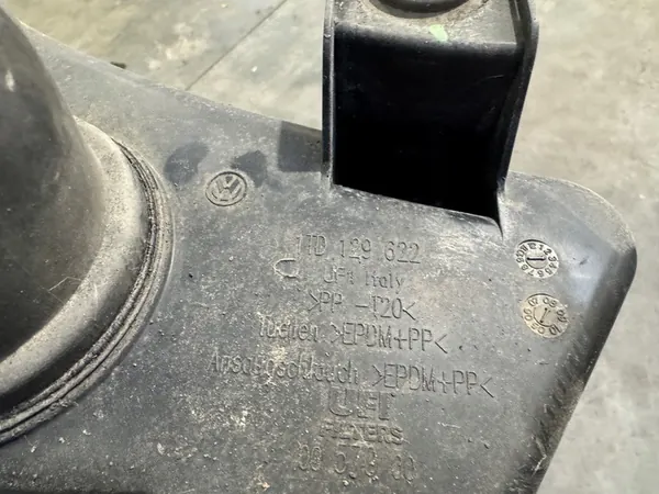 VW CADDY III 2.0 SDI Ilmansuodattimen Kotelo Resonatori image 7