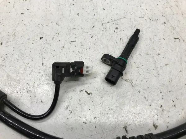 MERCEDES W177 W247 1.3 H 2024 ABS SENSOR VOOR RECHTS A2475400400 image 2