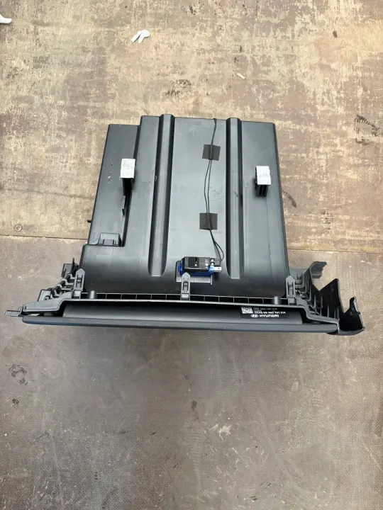 Hyundai IONIQ 5 Passagerarhandskfack OEM 84501-GI000 image 5