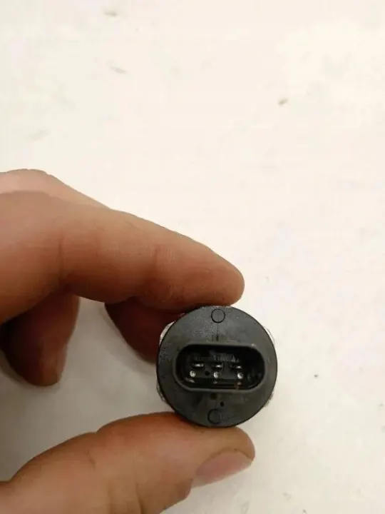 BMW OE 8643665 Brandstofdruksensor - Gebruikt image 2