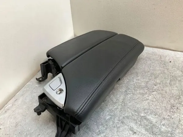 OEM 1600085 Keskikonsoli Käsinoja BMW M5 2013 image 3