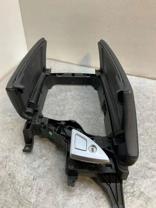 OEM 1600085 Keskikonsoli Käsinoja BMW M5 2013 image 6