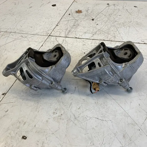 Moottorin kiinnityssetti Audi A6 C8 2.0 TDI 2022 image 3