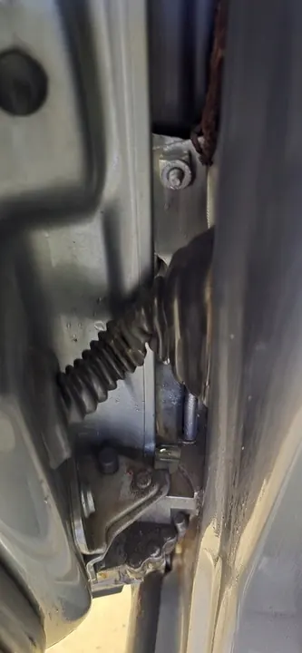 Etu- ja takaluukun asennus Audi A4 B6 B7 2000-2007 image 3