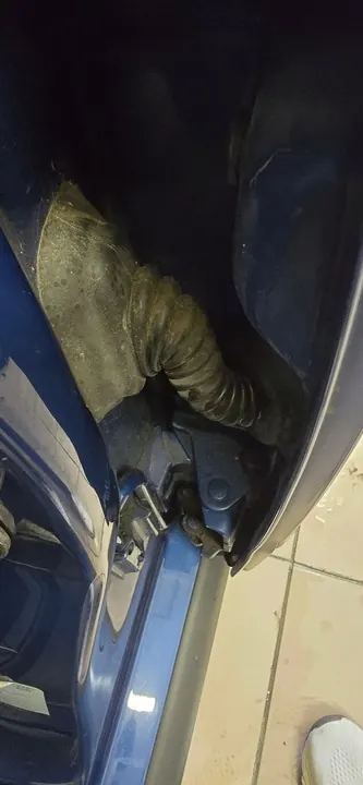 Etu- ja takaluukun asennus Audi A4 B6 B7 2000-2007 image 6