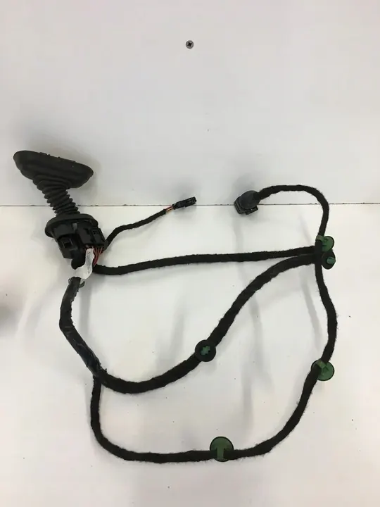 Etu- ja takaluukun asennus Audi A4 B6 B7 2000-2007 image 9