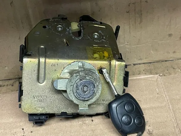 Baklucka Lås Ford Focus MK1 HB XS41-43102-BK image 3