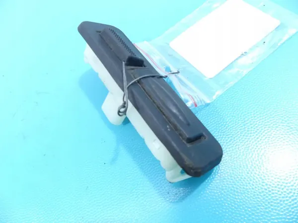Tirador de portón OEM 52030366 para Jeep Renegade image 2