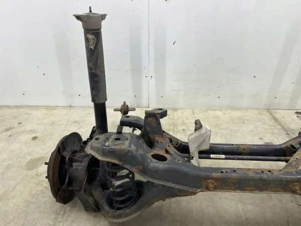 Viga suspensão traseira Ford C-Max MK2 OEM image 10