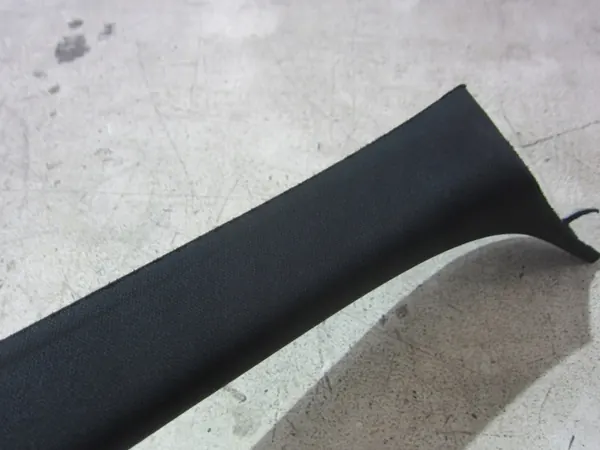 BMW X3 F25 Pilaripäällyste Oikea Musta OEM 51437225308 image 5