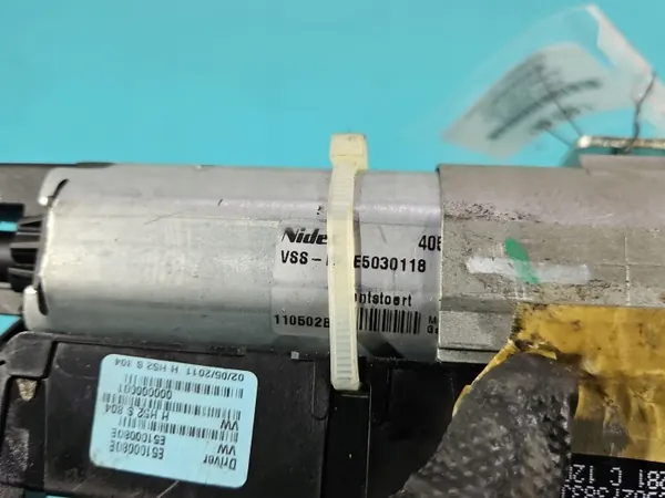 OEM 3C9827383J Vänster Bakluckaktuator Passat B7 image 10