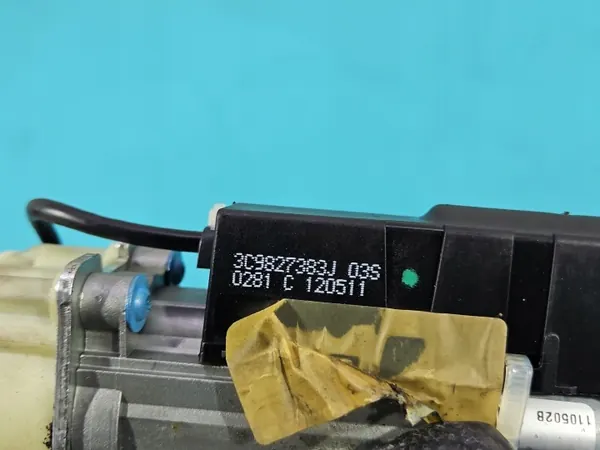 OEM 3C9827383J Vänster Bakluckaktuator Passat B7 image 9