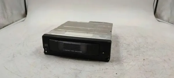 BMW CD-vaihtaja OEM 020469 5 Series Touringille image 2