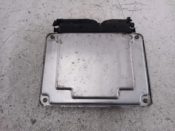 Module ECU OEM 038906012CT pour VW Polo III 6N image 4