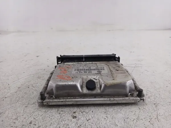 Module ECU OEM 038906012CT pour VW Polo III 6N image 5