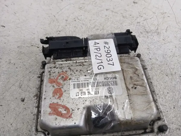 Module ECU OEM 038906012CT pour VW Polo III 6N image 6