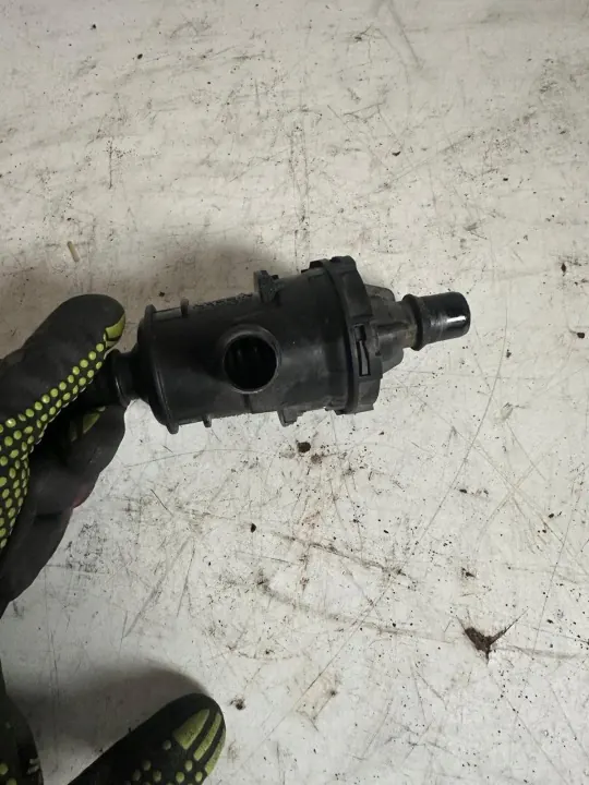Boîtier Thermostat Renault Clio V OEM 212006896R image 3