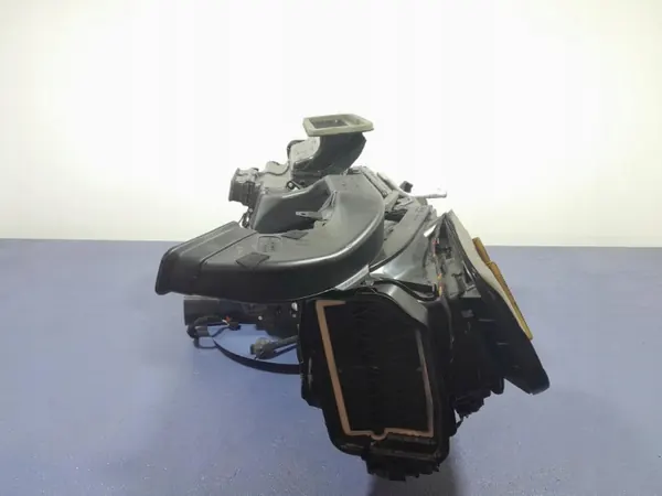 Calefactor Audi Q7 II OEM 4M1820001K - Audi OE usado image 4