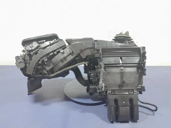 Calefactor Audi Q7 II OEM 4M1820001K - Audi OE usado image 6